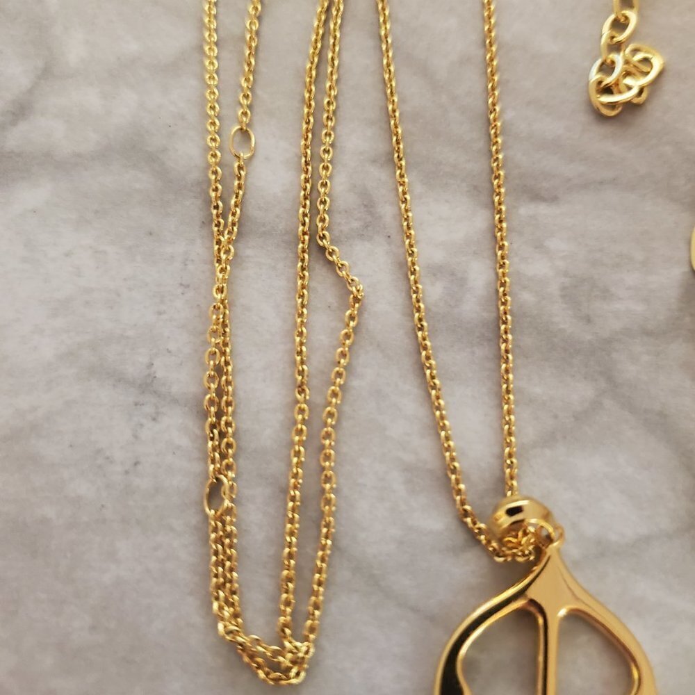 ✨ Stella and Dot Mother of Pearl Fortuna Set Charm Pendant Minimalist Necklace ✨ - Picture 3 of 10